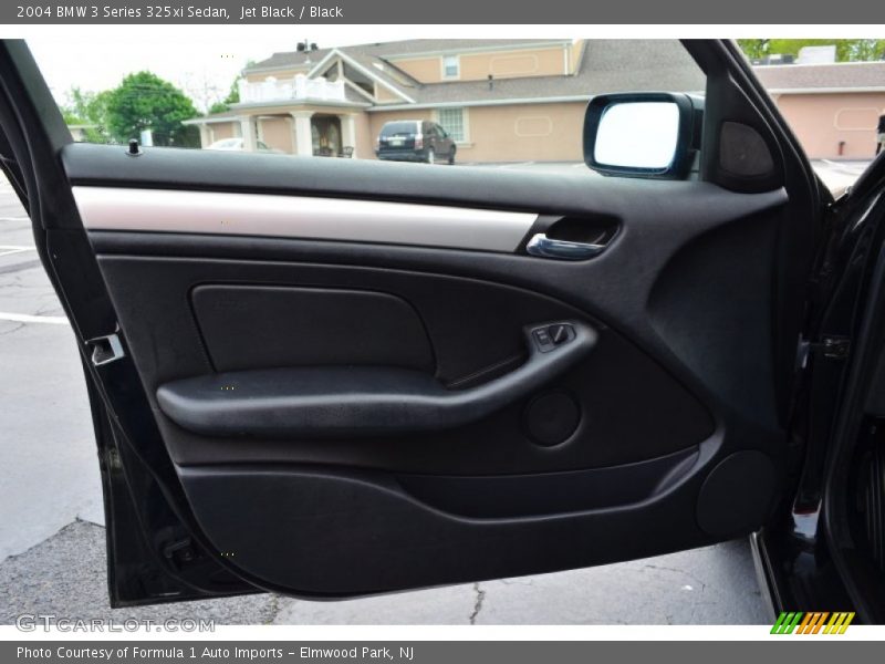Jet Black / Black 2004 BMW 3 Series 325xi Sedan