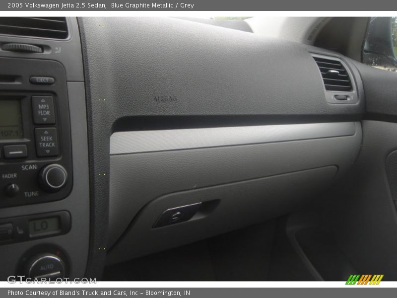 Blue Graphite Metallic / Grey 2005 Volkswagen Jetta 2.5 Sedan