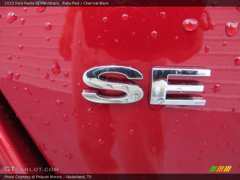 Ruby Red / Charcoal Black 2013 Ford Fiesta SE Hatchback