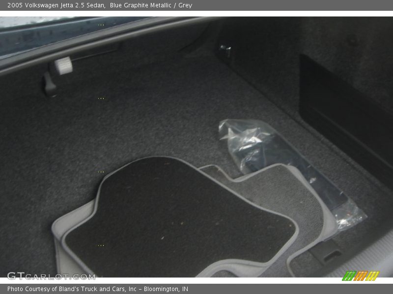 Blue Graphite Metallic / Grey 2005 Volkswagen Jetta 2.5 Sedan