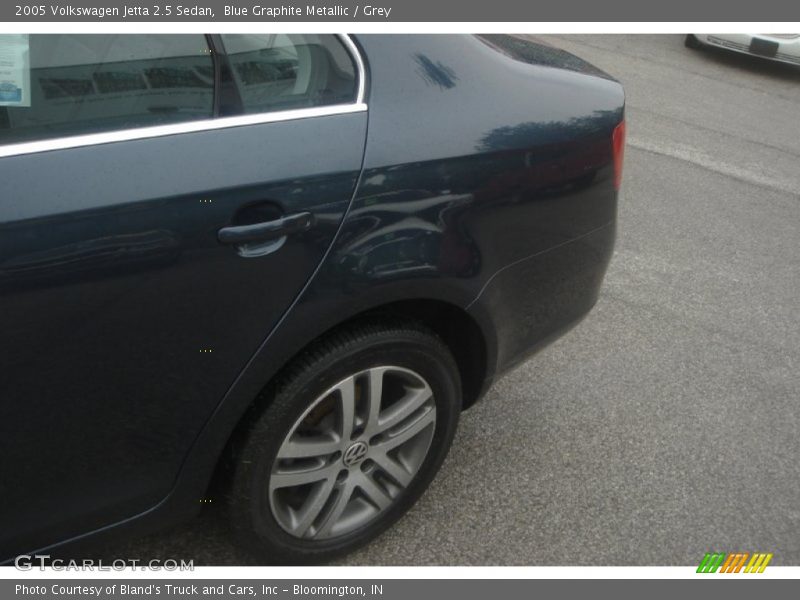 Blue Graphite Metallic / Grey 2005 Volkswagen Jetta 2.5 Sedan