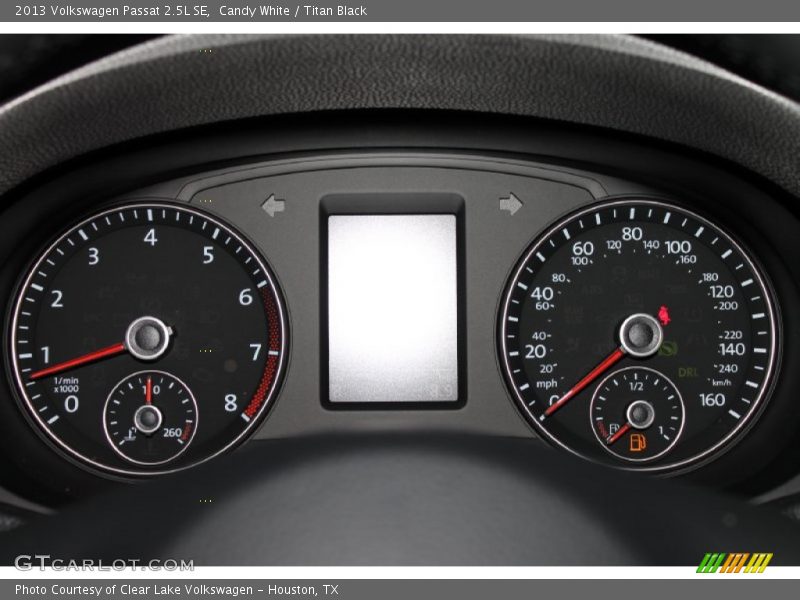 Candy White / Titan Black 2013 Volkswagen Passat 2.5L SE