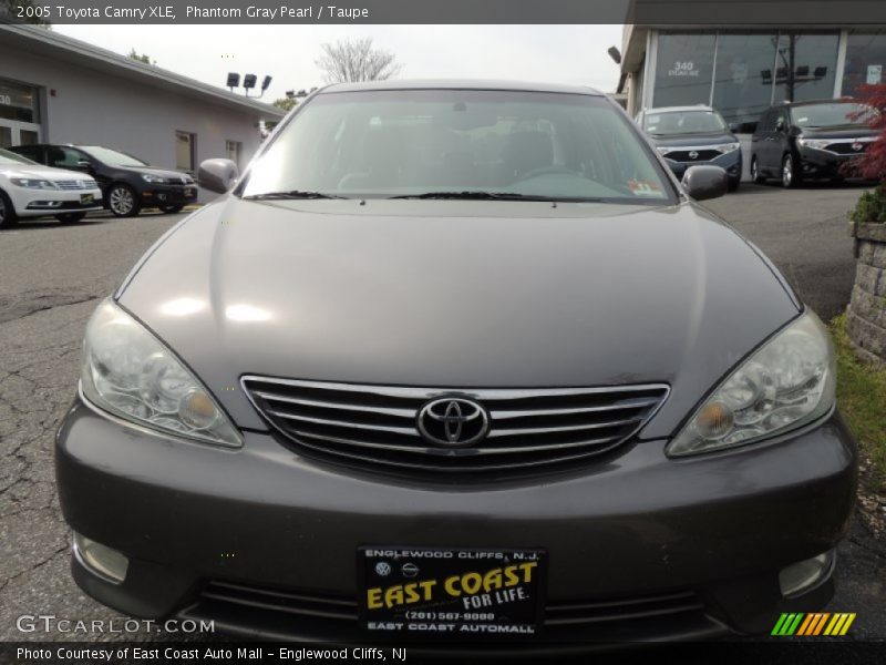Phantom Gray Pearl / Taupe 2005 Toyota Camry XLE
