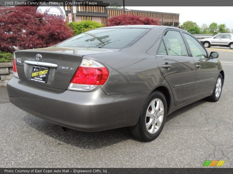 Phantom Gray Pearl / Taupe 2005 Toyota Camry XLE