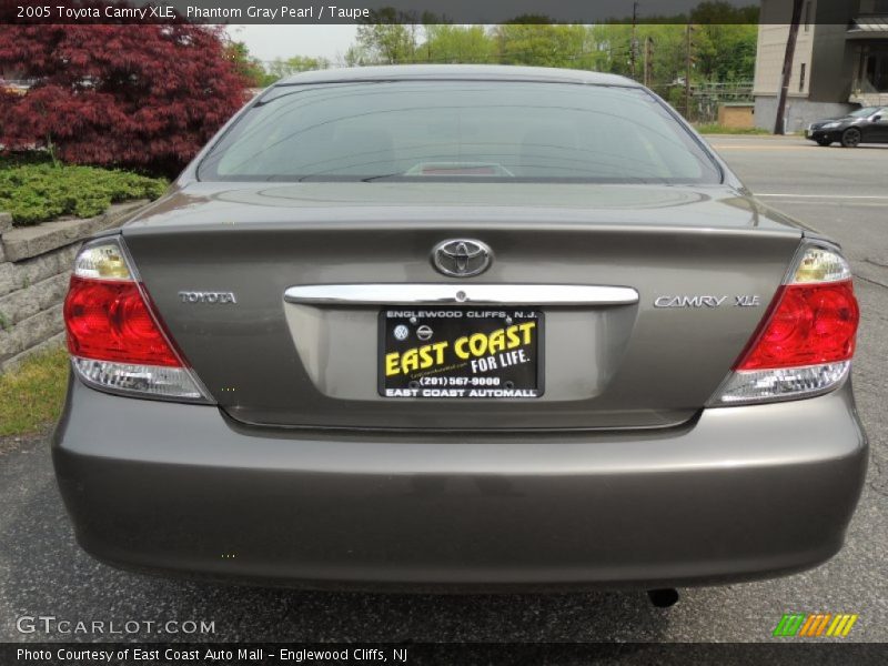 Phantom Gray Pearl / Taupe 2005 Toyota Camry XLE