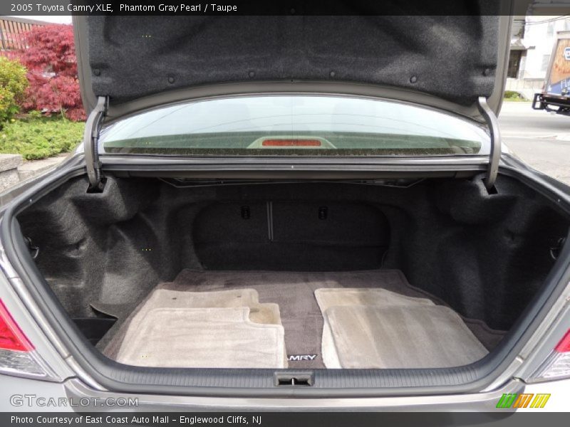 Phantom Gray Pearl / Taupe 2005 Toyota Camry XLE