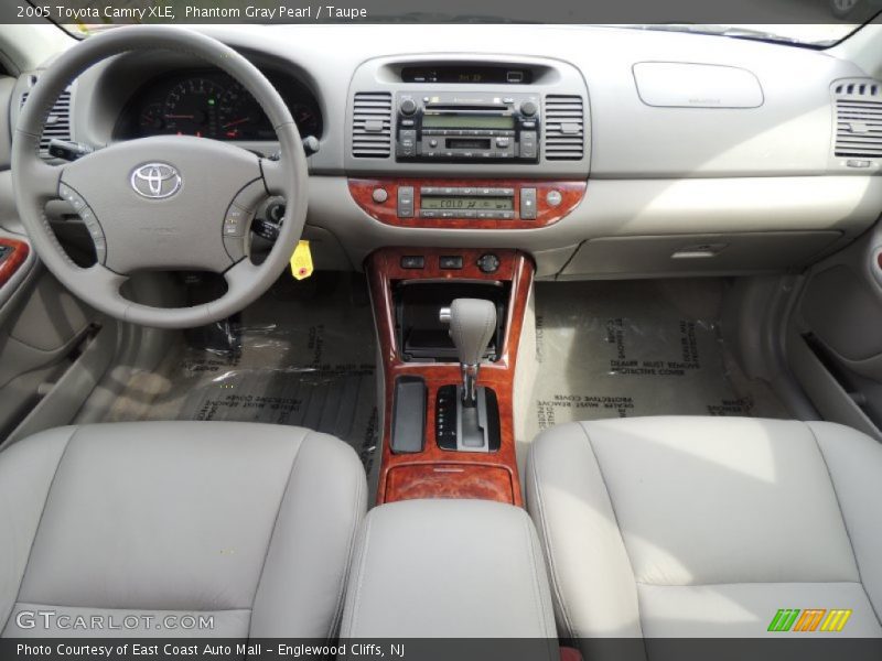 Dashboard of 2005 Camry XLE