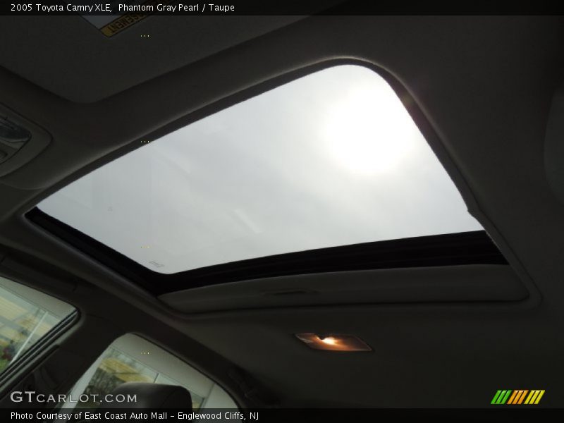Phantom Gray Pearl / Taupe 2005 Toyota Camry XLE