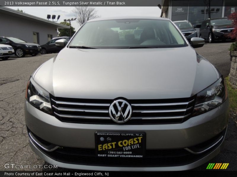 Tungsten Silver Metallic / Titan Black 2013 Volkswagen Passat 2.5L S