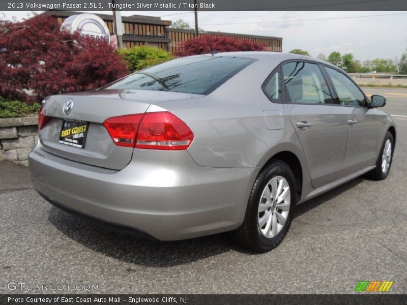Tungsten Silver Metallic / Titan Black 2013 Volkswagen Passat 2.5L S