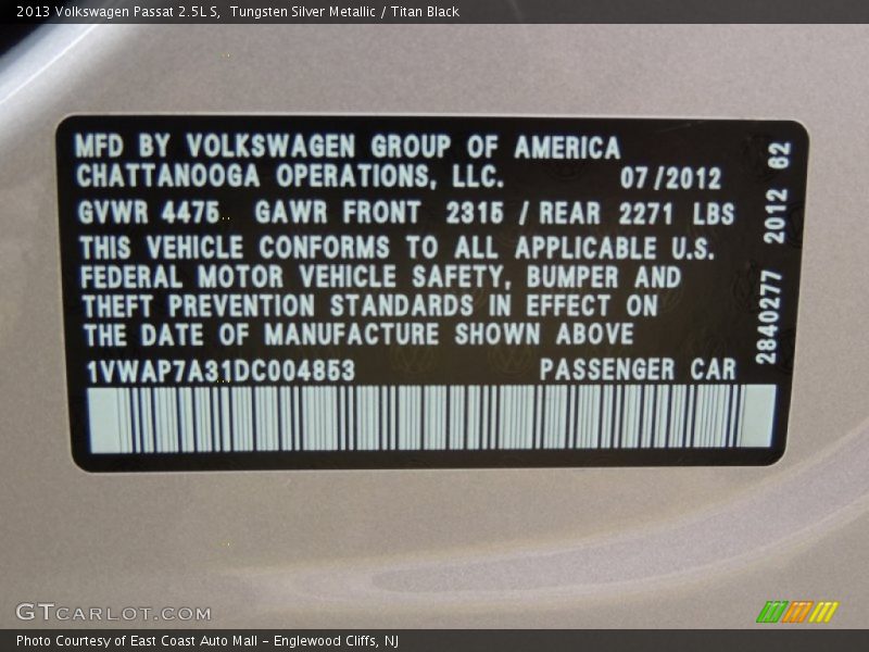 Tungsten Silver Metallic / Titan Black 2013 Volkswagen Passat 2.5L S
