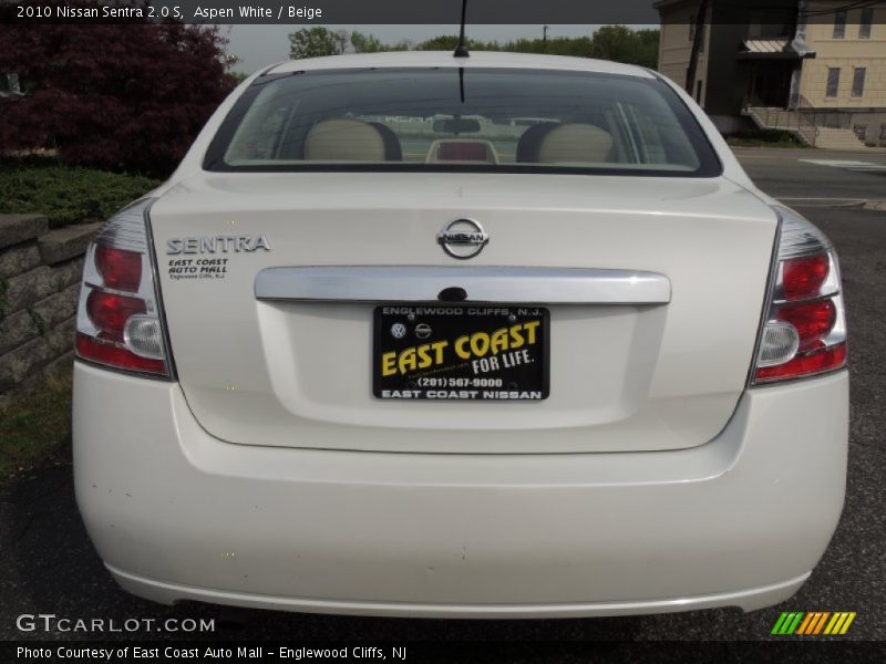 Aspen White / Beige 2010 Nissan Sentra 2.0 S