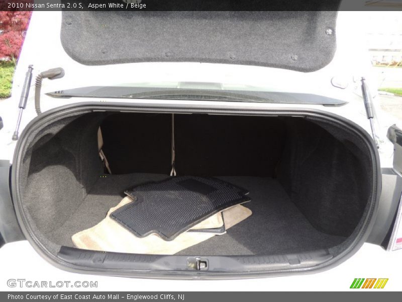 Aspen White / Beige 2010 Nissan Sentra 2.0 S