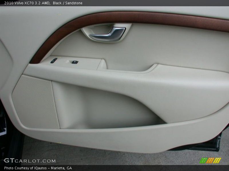 Black / Sandstone 2010 Volvo XC70 3.2 AWD