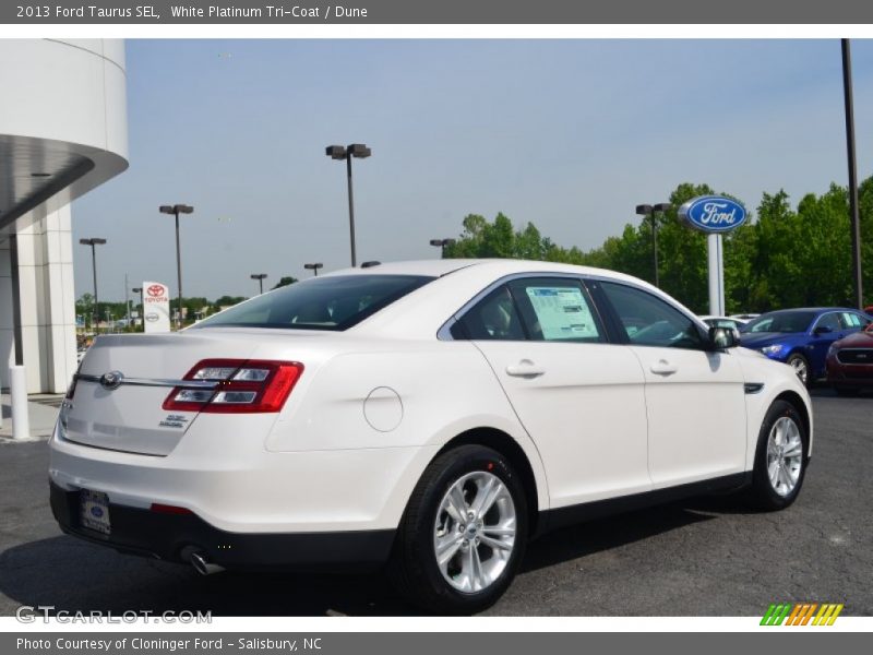 White Platinum Tri-Coat / Dune 2013 Ford Taurus SEL