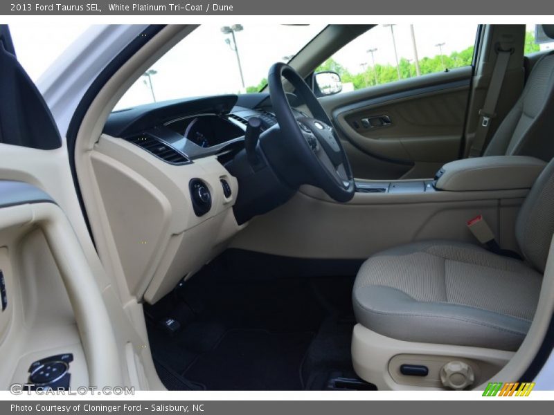 White Platinum Tri-Coat / Dune 2013 Ford Taurus SEL