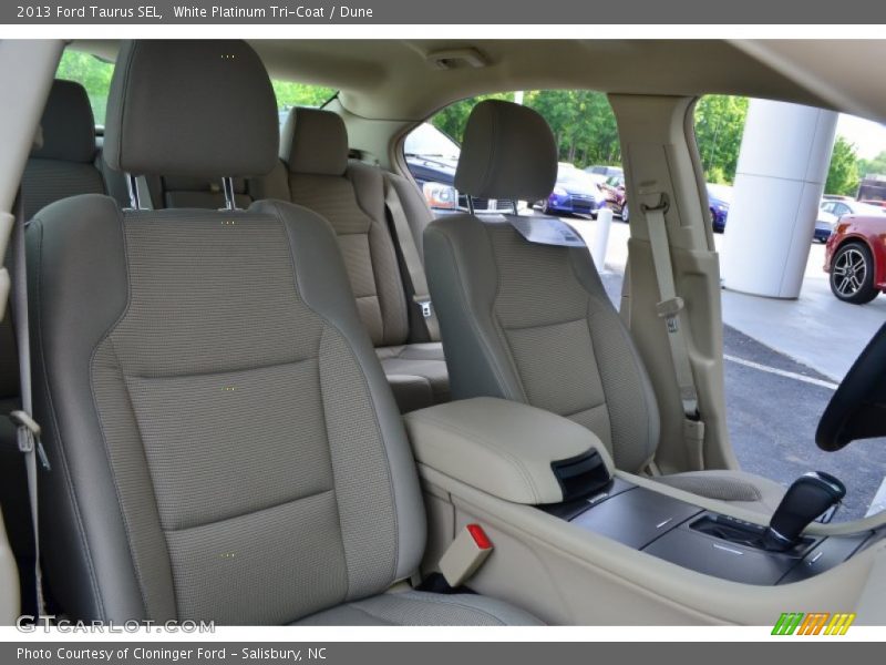 White Platinum Tri-Coat / Dune 2013 Ford Taurus SEL