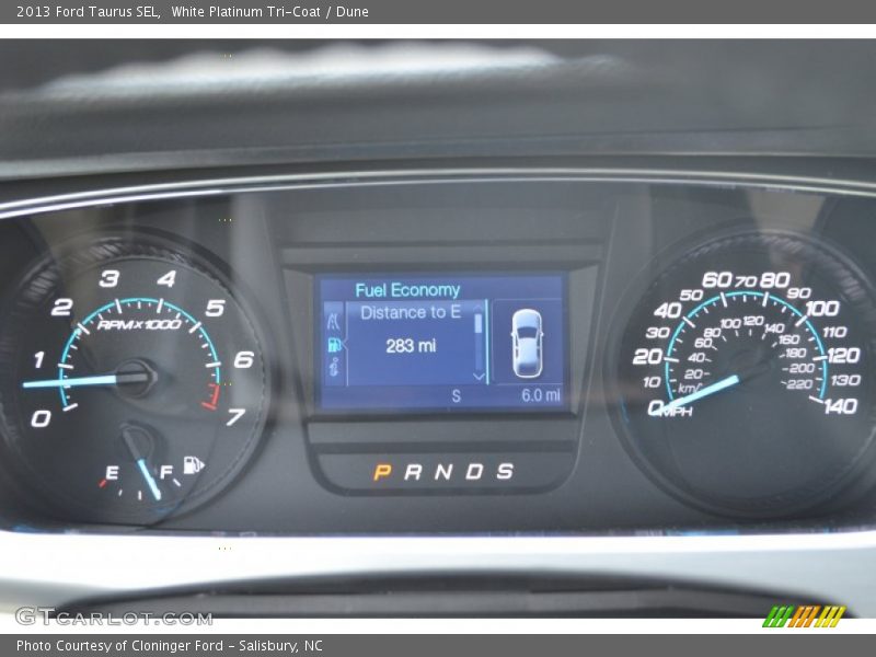 White Platinum Tri-Coat / Dune 2013 Ford Taurus SEL