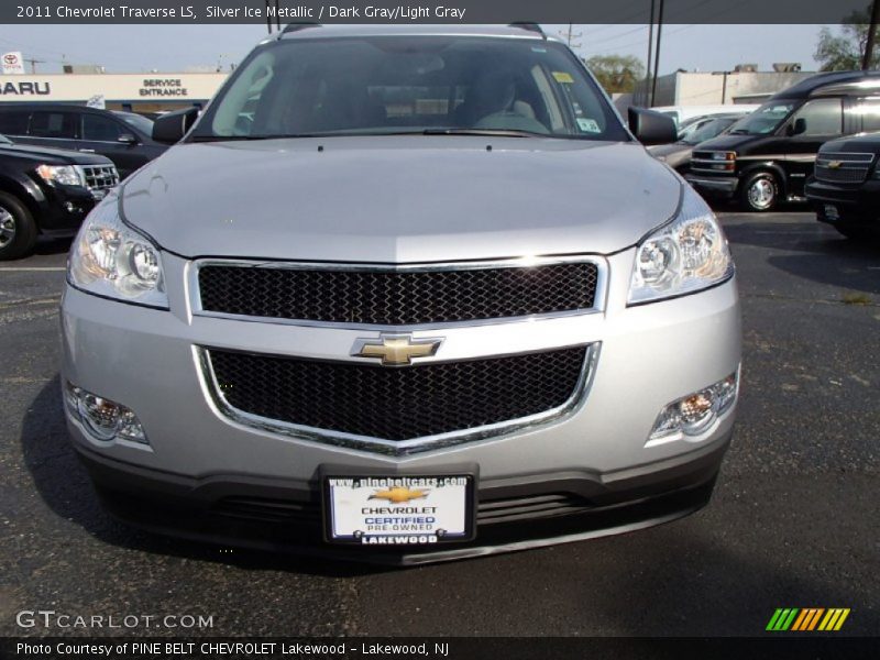 Silver Ice Metallic / Dark Gray/Light Gray 2011 Chevrolet Traverse LS