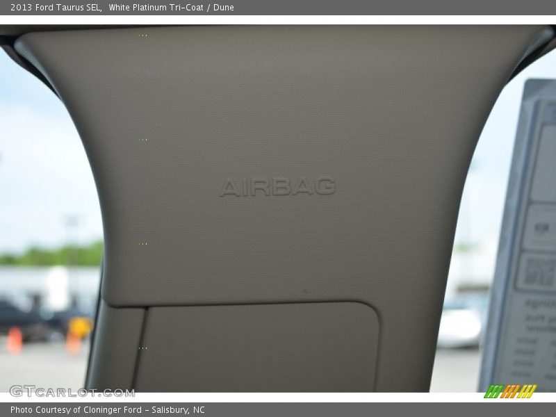 White Platinum Tri-Coat / Dune 2013 Ford Taurus SEL