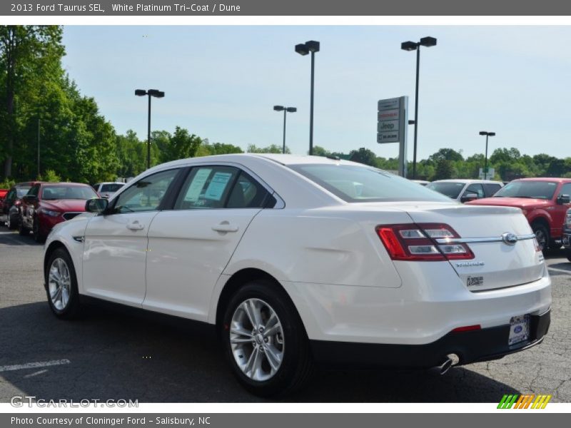 White Platinum Tri-Coat / Dune 2013 Ford Taurus SEL