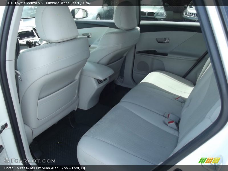 Blizzard White Pearl / Gray 2010 Toyota Venza V6