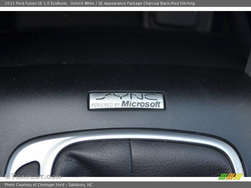 Oxford White / SE Appearance Package Charcoal Black/Red Stitching 2013 Ford Fusion SE 1.6 EcoBoost