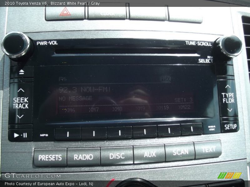 Blizzard White Pearl / Gray 2010 Toyota Venza V6