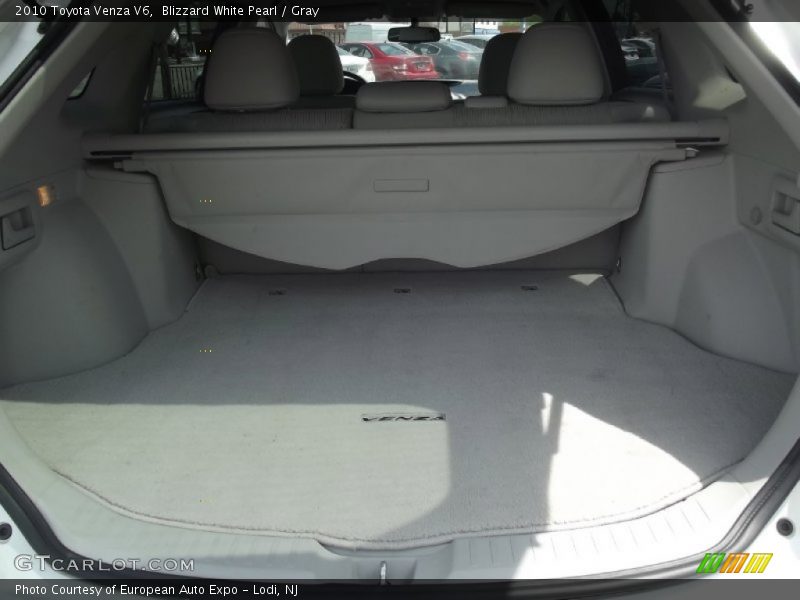 Blizzard White Pearl / Gray 2010 Toyota Venza V6