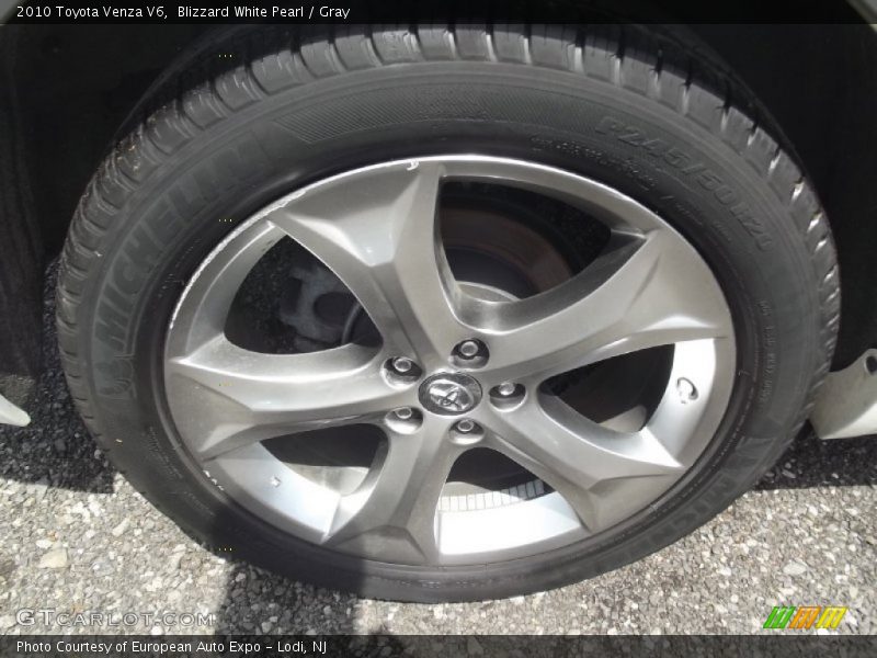 Blizzard White Pearl / Gray 2010 Toyota Venza V6