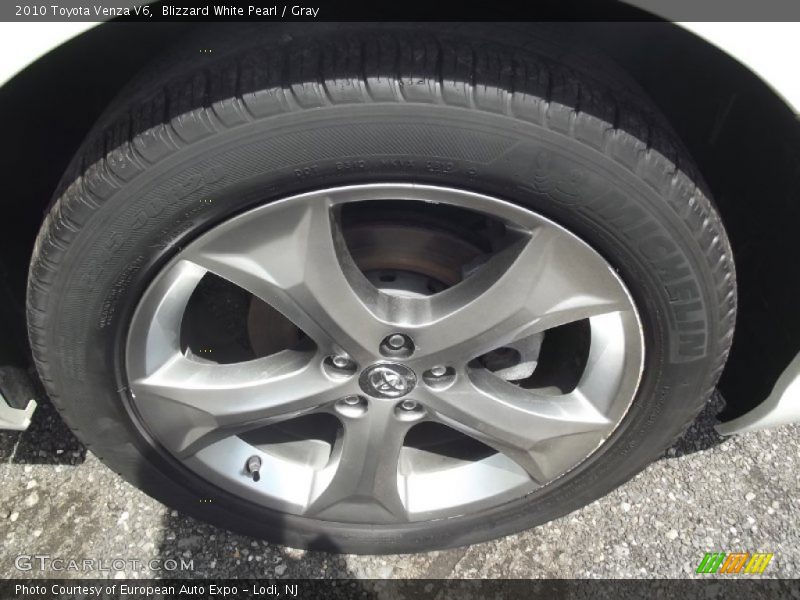 Blizzard White Pearl / Gray 2010 Toyota Venza V6
