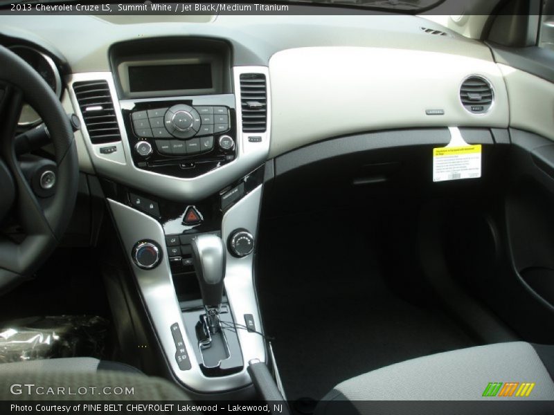 Summit White / Jet Black/Medium Titanium 2013 Chevrolet Cruze LS