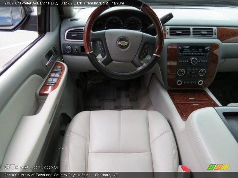 Black / Dark Titanium/Light Titanium 2007 Chevrolet Avalanche LTZ