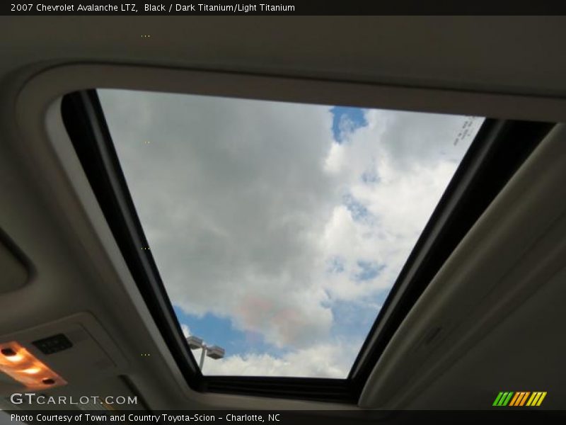 Black / Dark Titanium/Light Titanium 2007 Chevrolet Avalanche LTZ