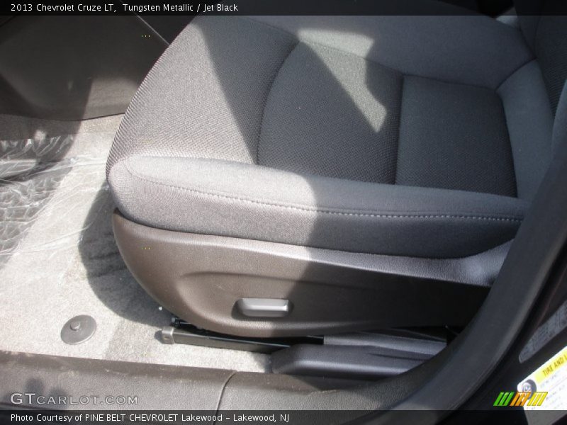 Tungsten Metallic / Jet Black 2013 Chevrolet Cruze LT