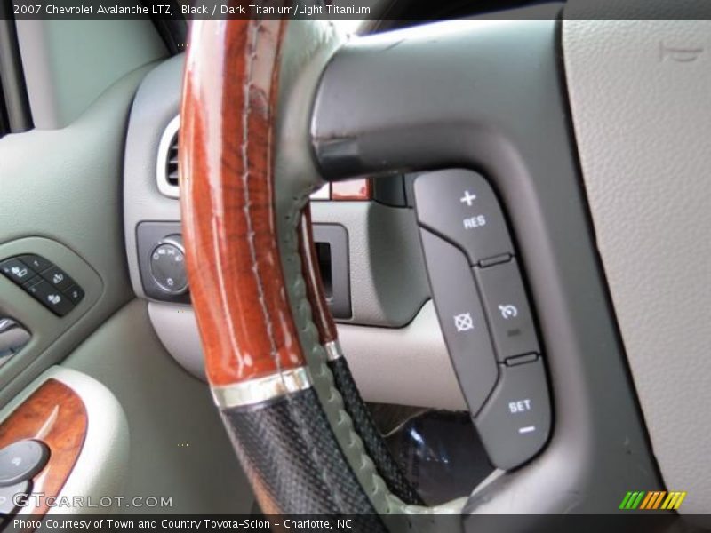 Black / Dark Titanium/Light Titanium 2007 Chevrolet Avalanche LTZ