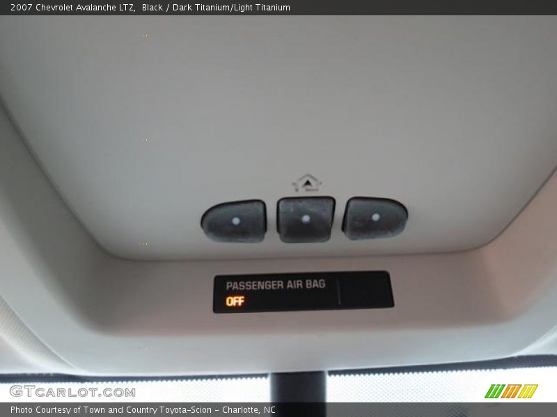 Black / Dark Titanium/Light Titanium 2007 Chevrolet Avalanche LTZ