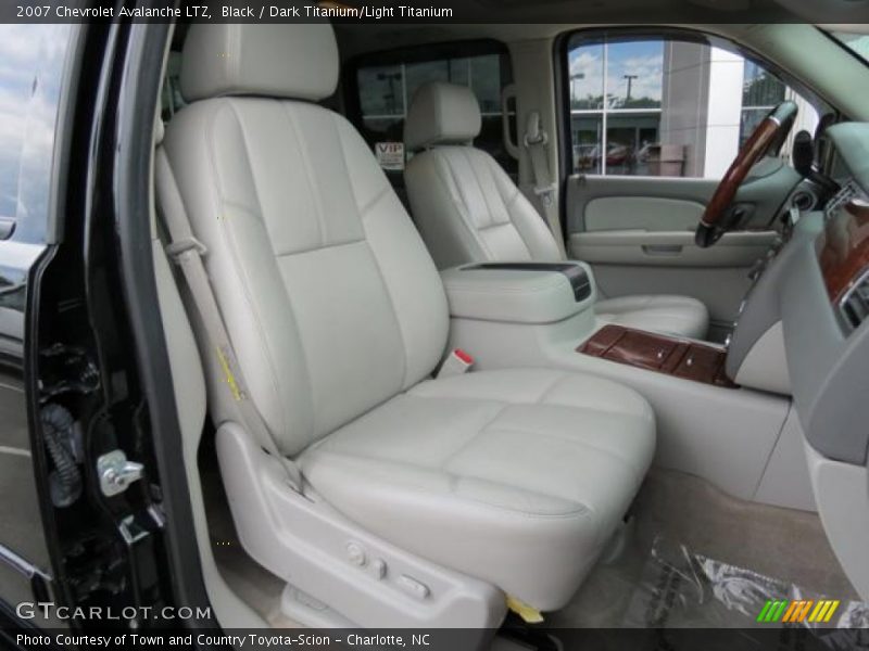 Black / Dark Titanium/Light Titanium 2007 Chevrolet Avalanche LTZ