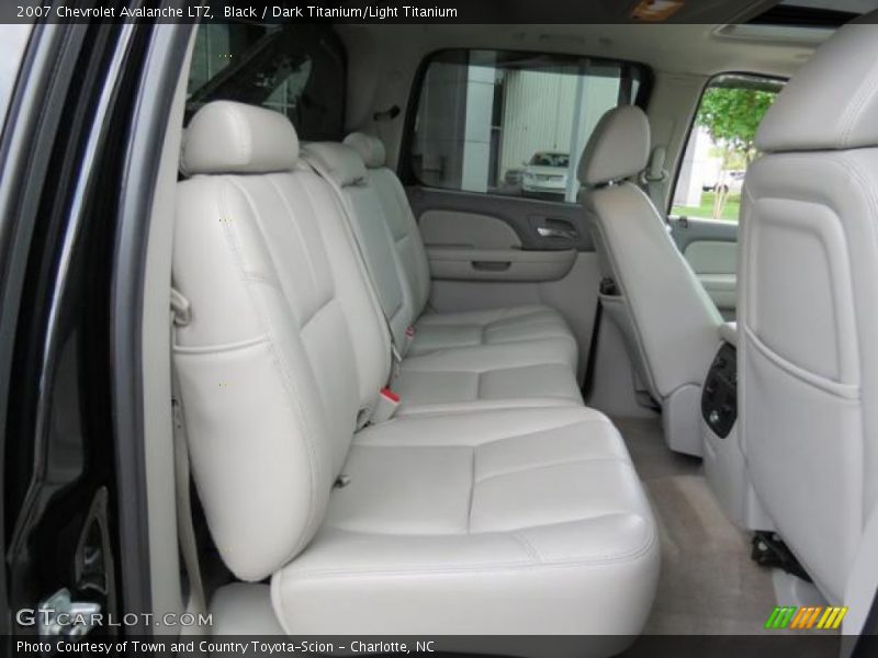 Black / Dark Titanium/Light Titanium 2007 Chevrolet Avalanche LTZ