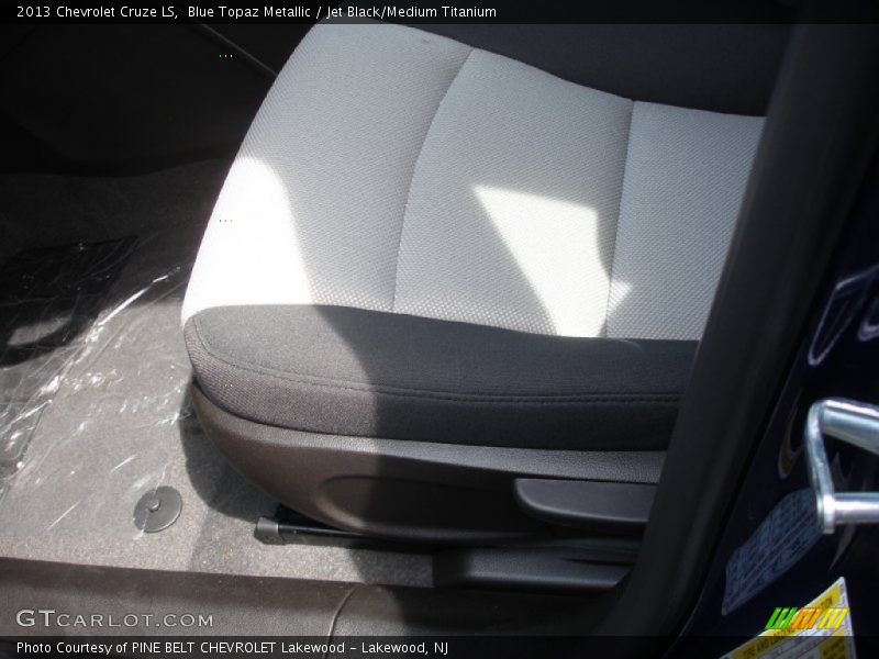 Blue Topaz Metallic / Jet Black/Medium Titanium 2013 Chevrolet Cruze LS