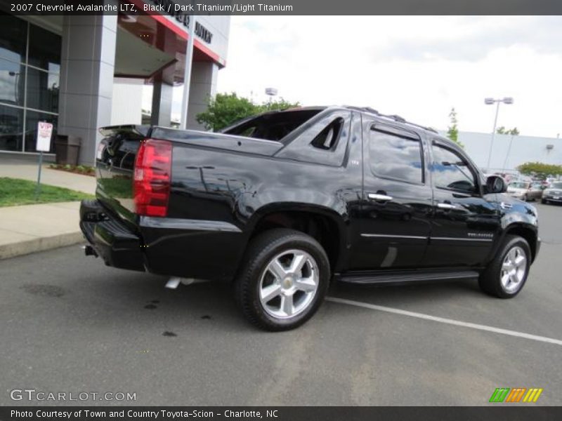 Black / Dark Titanium/Light Titanium 2007 Chevrolet Avalanche LTZ
