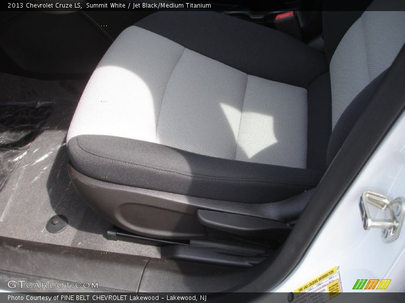 Summit White / Jet Black/Medium Titanium 2013 Chevrolet Cruze LS