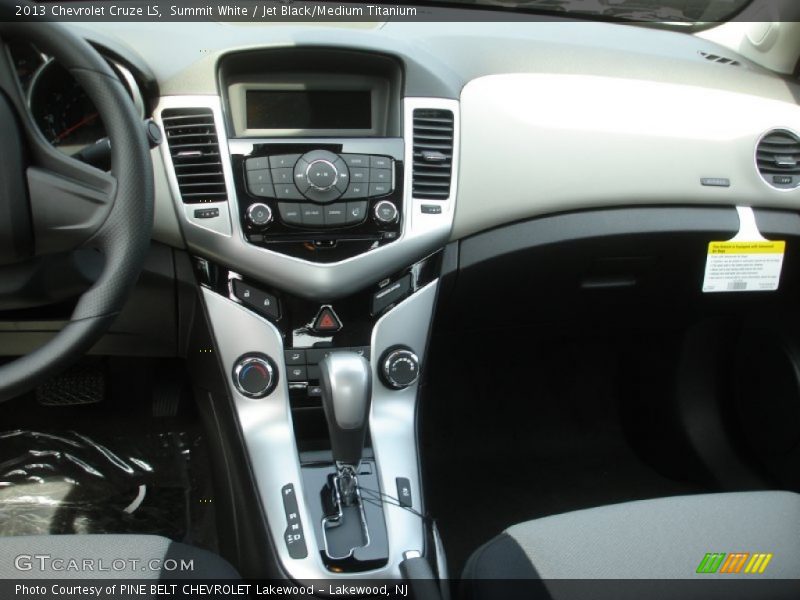 Summit White / Jet Black/Medium Titanium 2013 Chevrolet Cruze LS