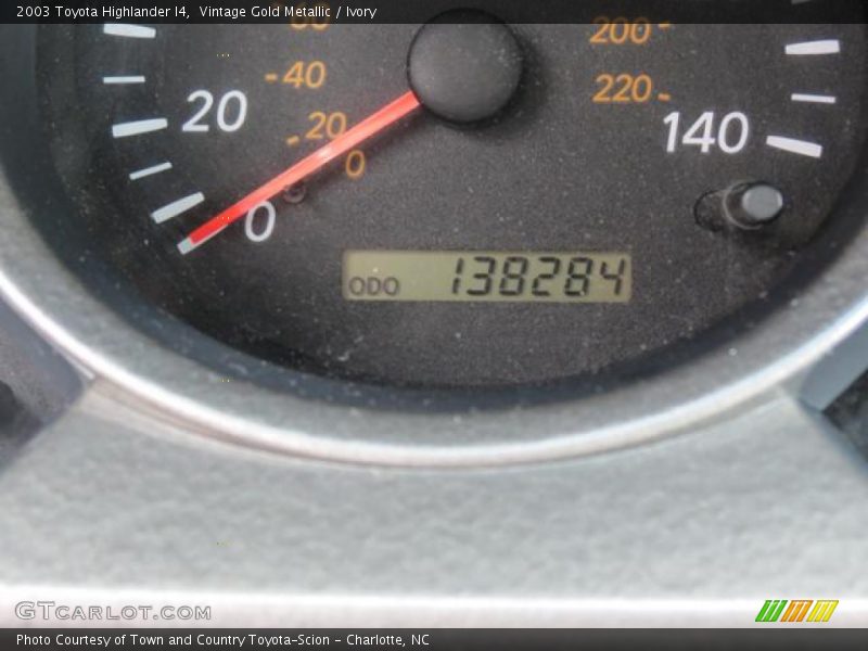 Vintage Gold Metallic / Ivory 2003 Toyota Highlander I4