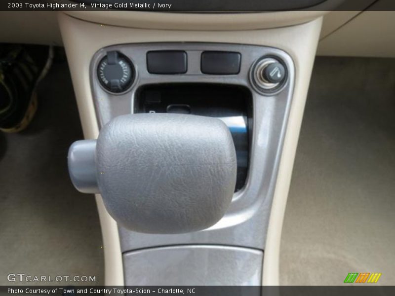 Vintage Gold Metallic / Ivory 2003 Toyota Highlander I4