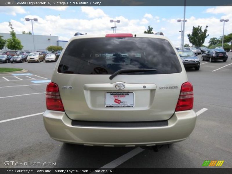 Vintage Gold Metallic / Ivory 2003 Toyota Highlander I4