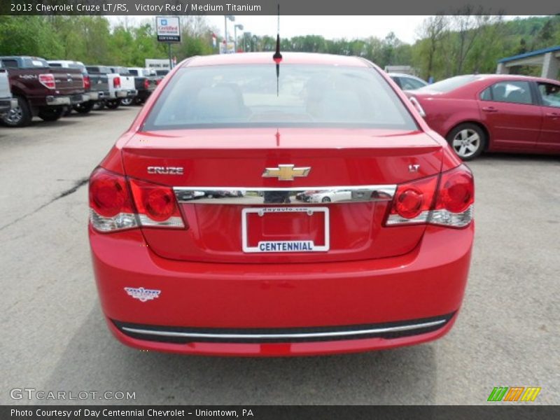 Victory Red / Medium Titanium 2013 Chevrolet Cruze LT/RS