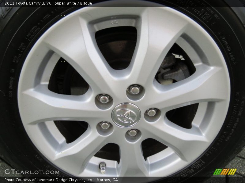 Super White / Bisque 2011 Toyota Camry LE V6