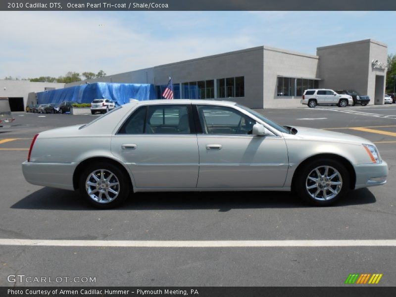 Ocean Pearl Tri-coat / Shale/Cocoa 2010 Cadillac DTS