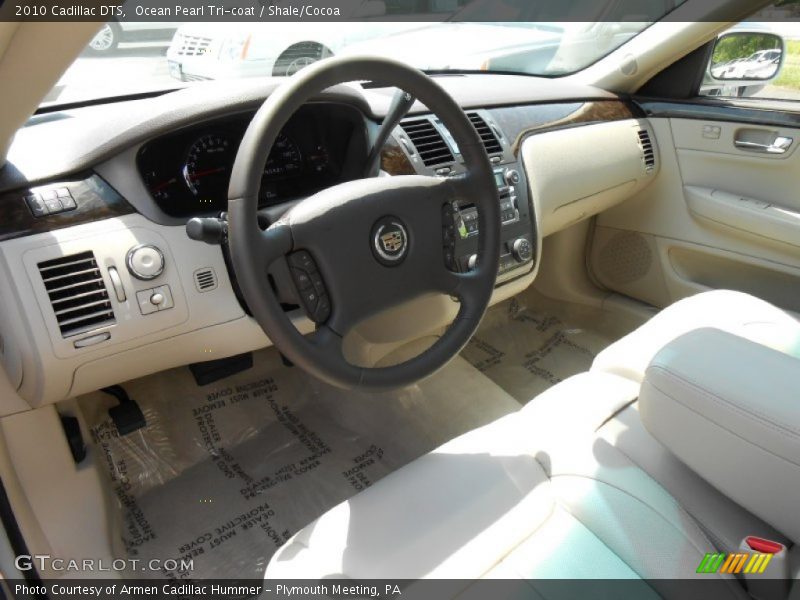 Ocean Pearl Tri-coat / Shale/Cocoa 2010 Cadillac DTS